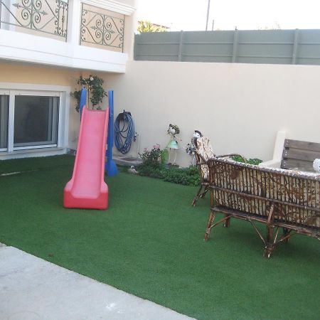 Rea'S Guest House Artemida  Esterno foto