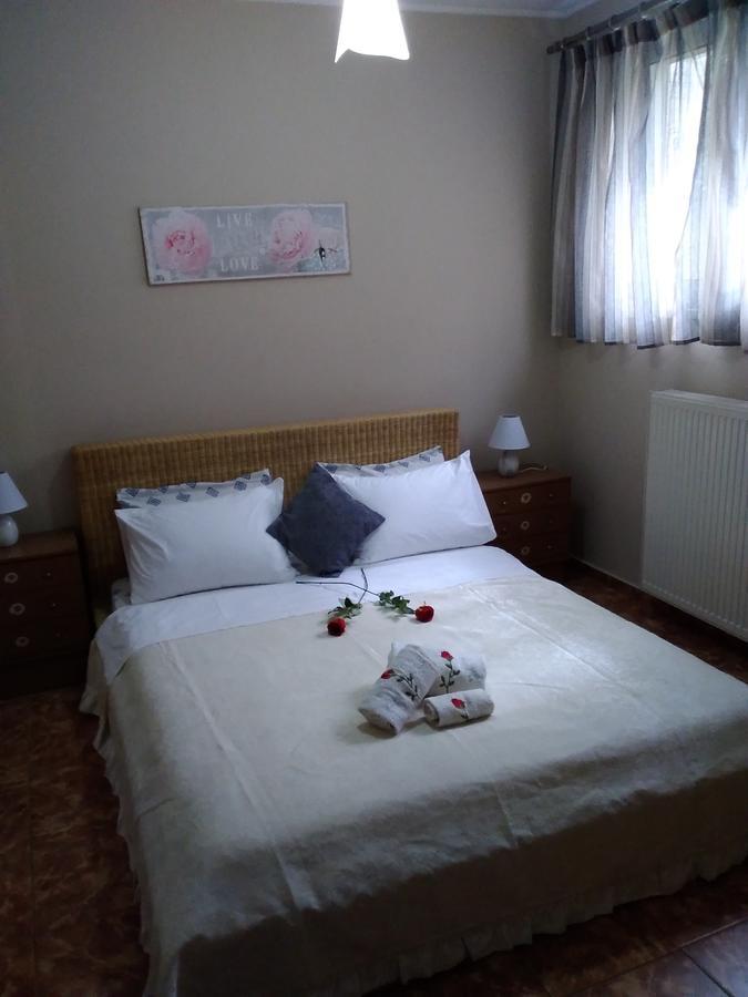 Rea'S Guest House Artemida  Esterno foto