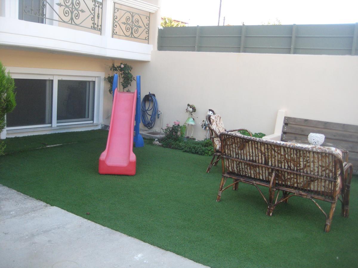 Rea'S Guest House Artemida  Esterno foto