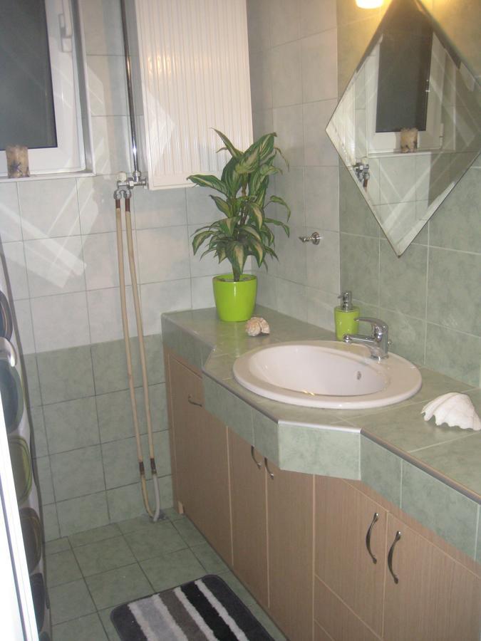 Rea'S Guest House Artemida  Esterno foto