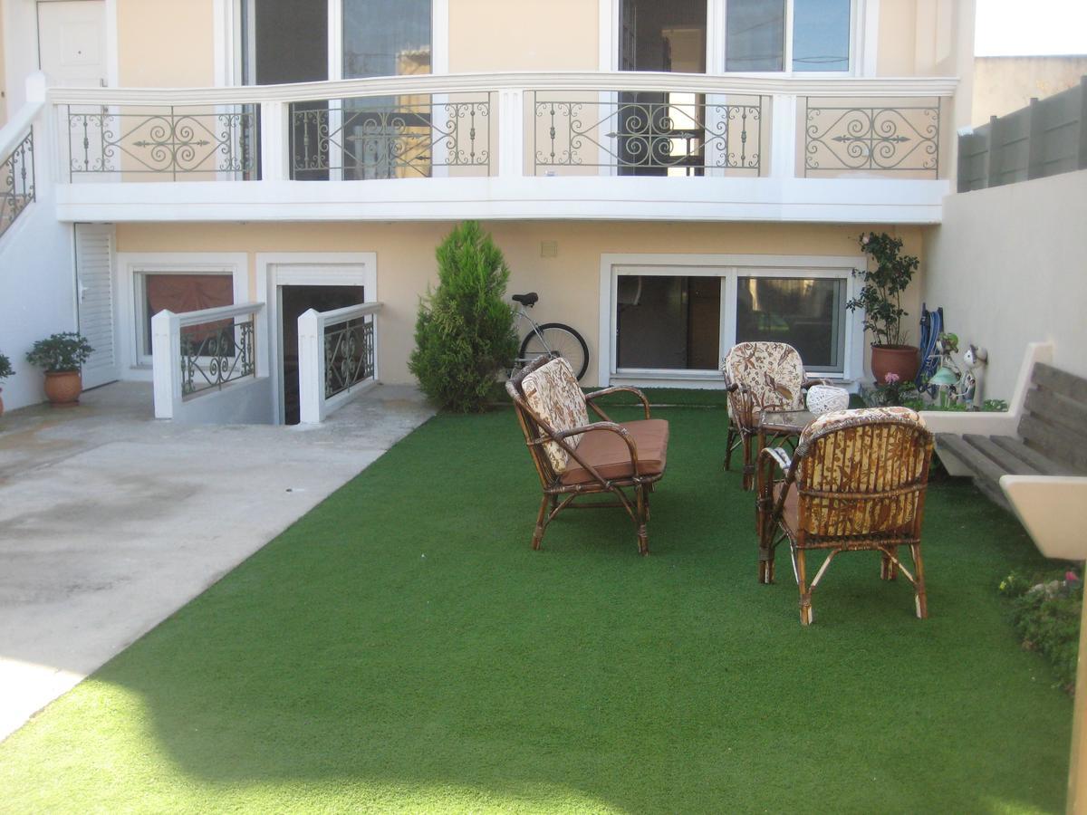 Rea'S Guest House Artemida  Esterno foto