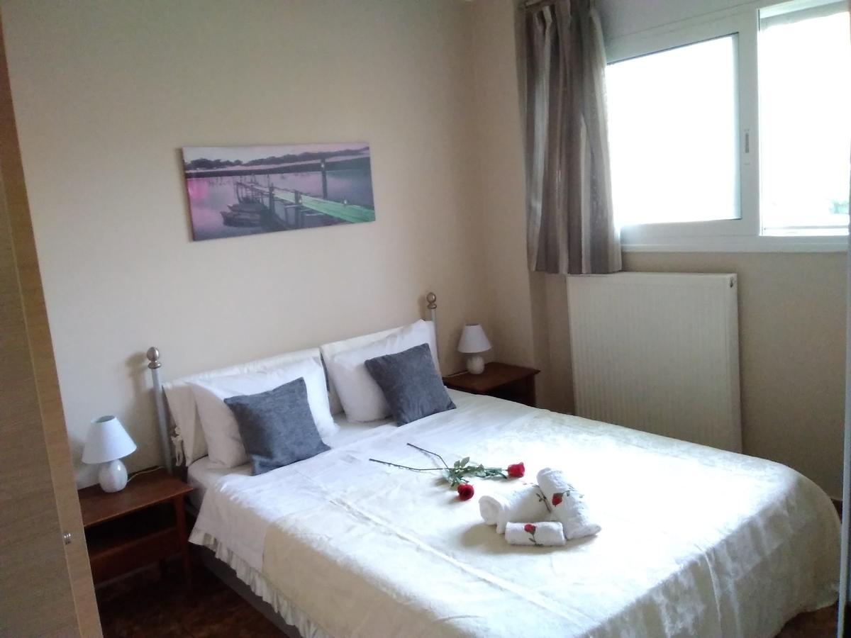 Rea'S Guest House Artemida  Esterno foto